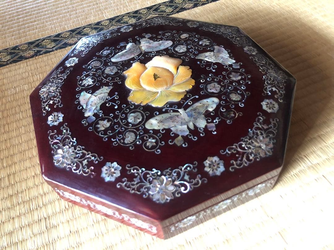 韓国木工の豪華螺鈿八角菓子器 検李朝家具民芸家具 - メルカリ