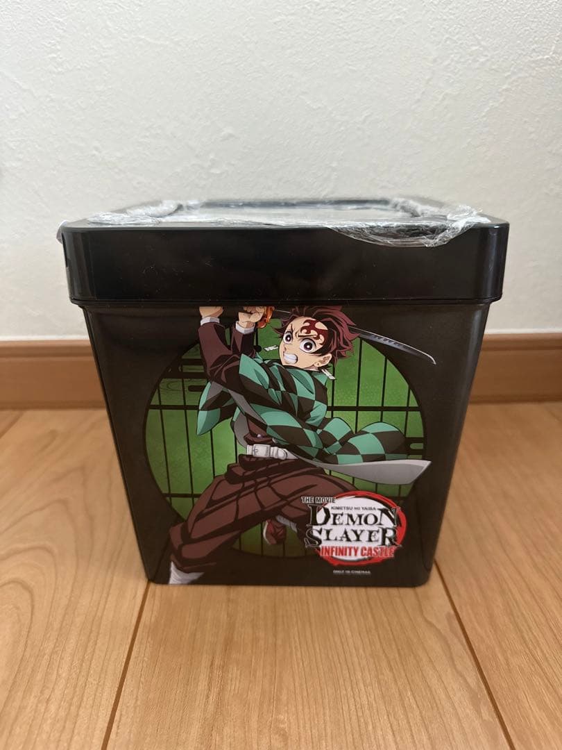 鬼滅の刃 無限城編 海外限定 光るポップコーンボックス缶 - メルカリ