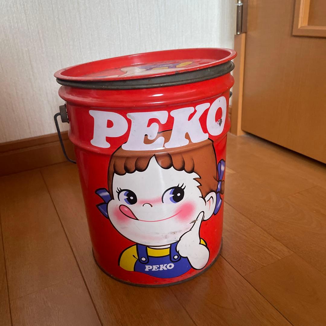 不二家 ペコちゃん レトロ缶 大 - メルカリ