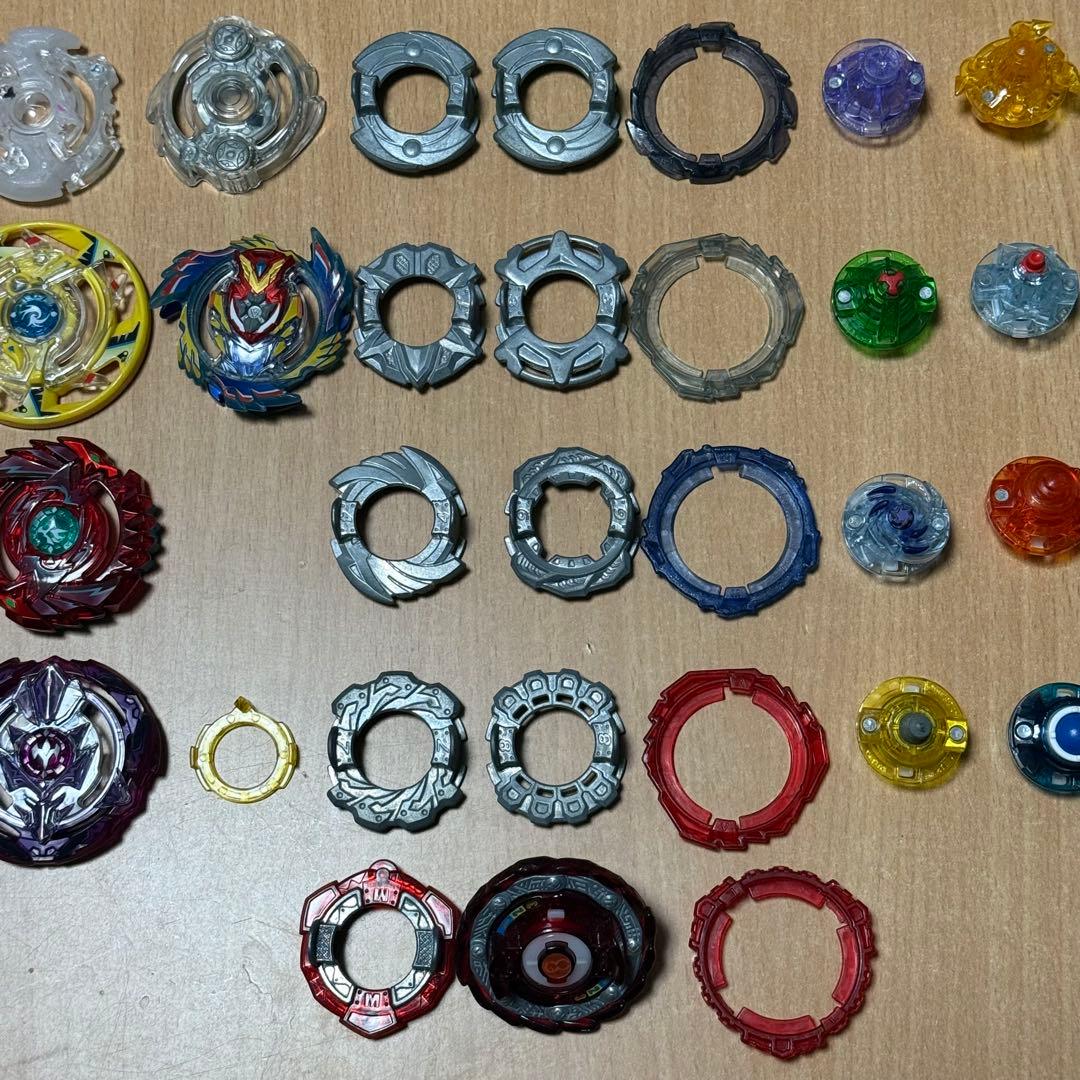 《早い者勝ち！》ベイブレードパーツとトップのまとめ売り