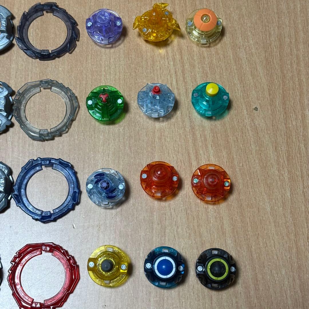 《早い者勝ち！》ベイブレードパーツとトップのまとめ売り