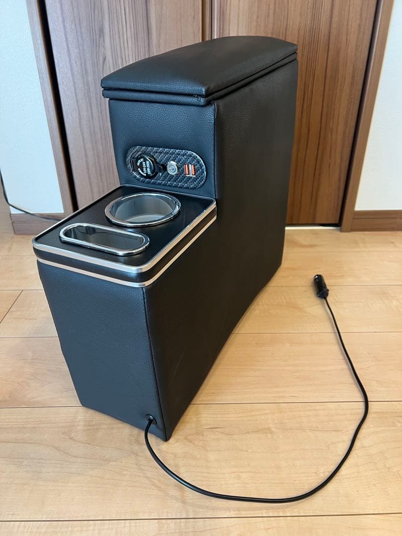 シエンタ　アームレストコンソールボックス　１７０系　ヴォクシーなどにも