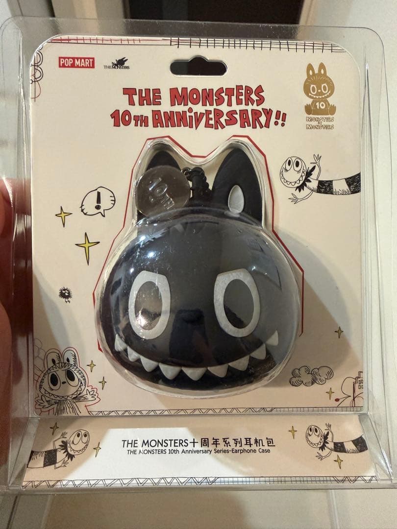 POP MART THE MONSTERS イヤフォンケース - メルカリ