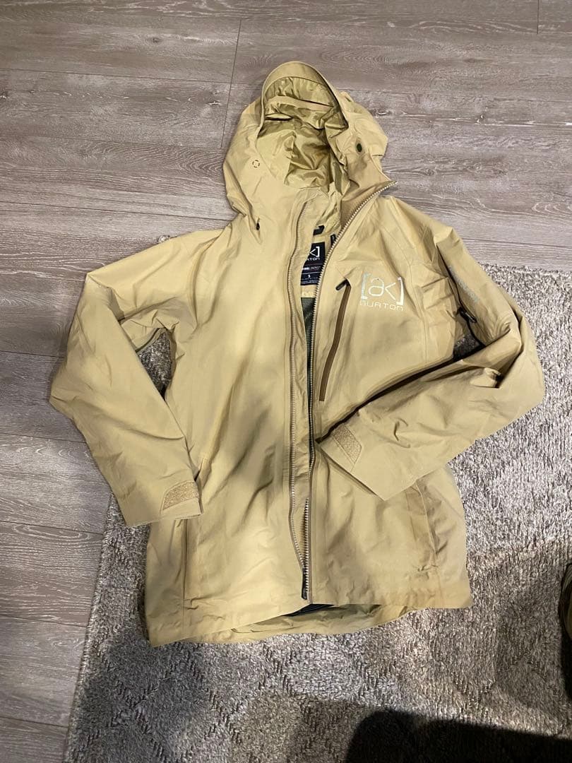 ベージュ バートン　AK スノボウェア上下セット（ジャケット&パンツ）　男性用