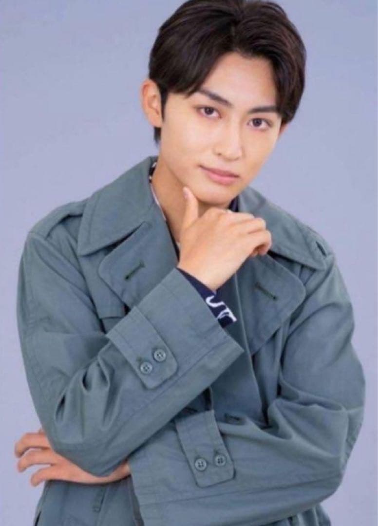 仮面ライダーガヴ 辛木田絆斗 トレンチコート - メルカリ