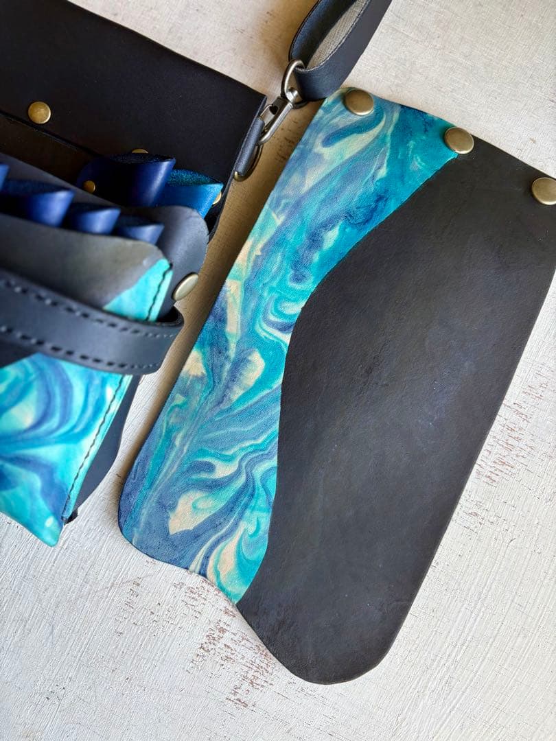 そな様専用 手染めターコイズマーブルの蓋付き大容量シザーケース