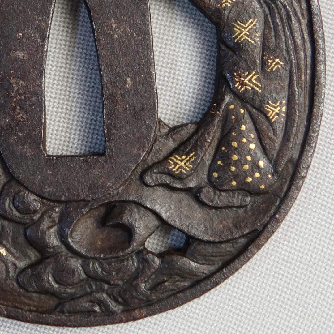 銅象嵌 岩窟賢人巻物図鍔 】 鍔 鐔 鉄地 刀装具 日本刀 武具 骨董