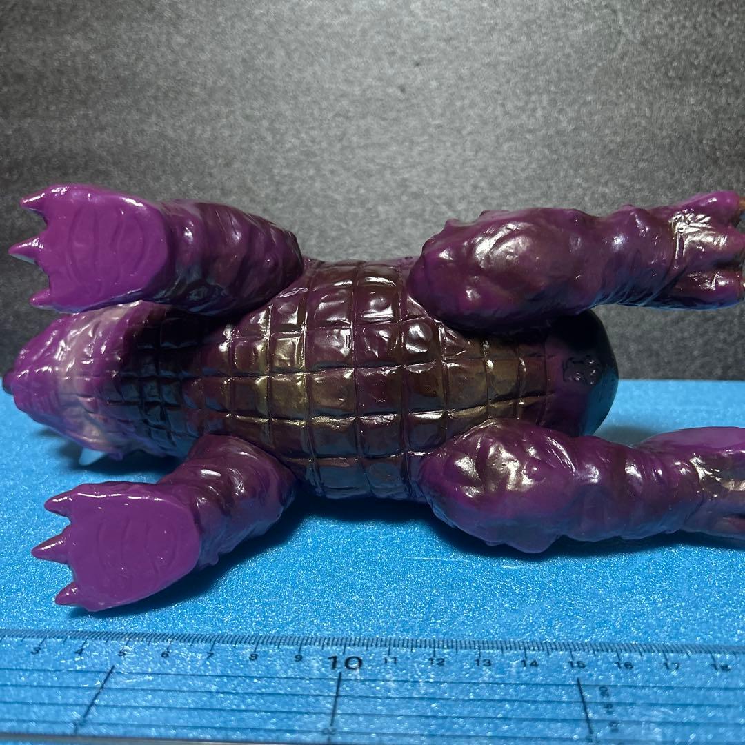 ヤモマーク　ナスラソフビ