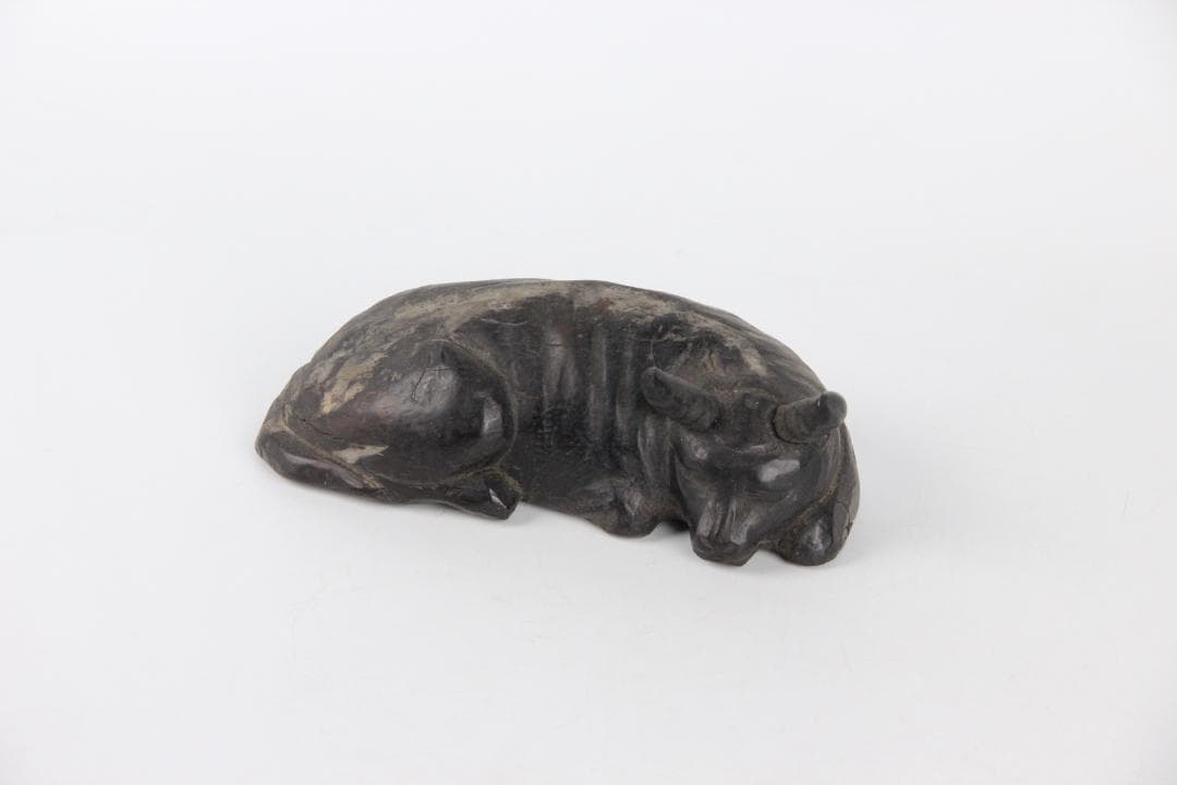 日本 明治時代 木彫 牛 置物 硬木彫刻 FF01-02