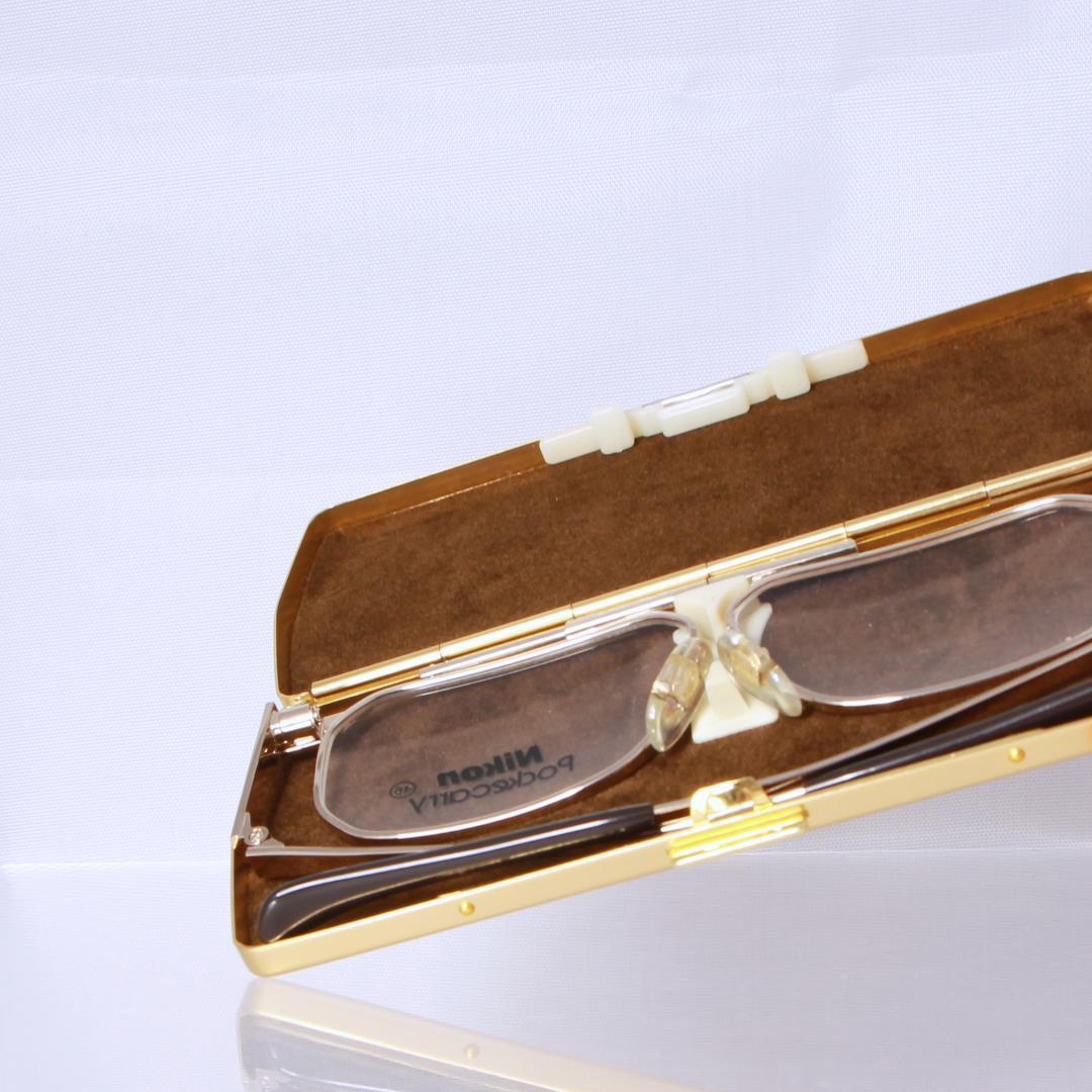 Nikon 折り畳みめがね ポケキャリー 老眼鏡 薄型 メガネ 1-23 - メルカリ