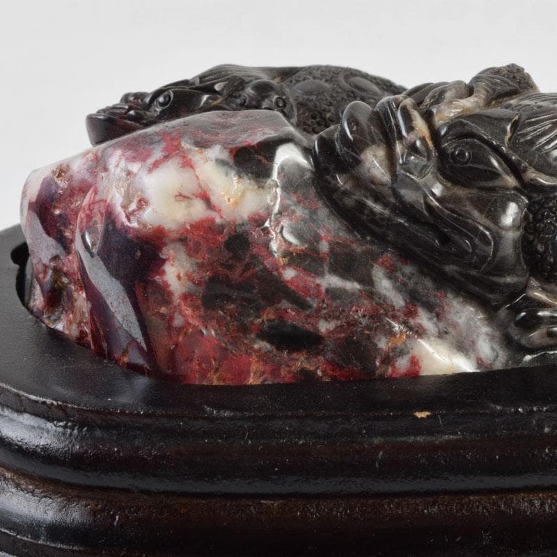 中国 玉石鶏血石彫刻 神獣 置物 唐木台付 C 9211