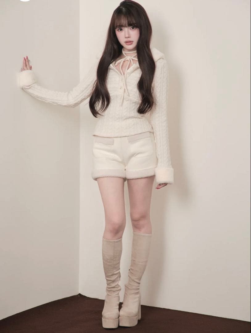 BunnyLis フーディーニットトップス ボアトリムショートパンツ ホワイト