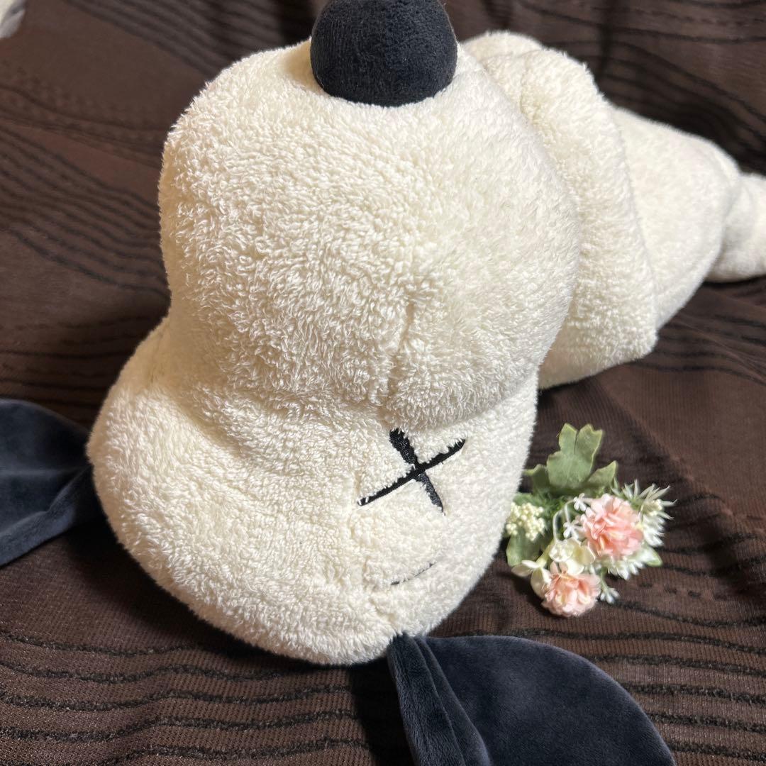KAWS×peanuts ユニクロ カウズ スヌーピー SNOOPY M - メルカリ