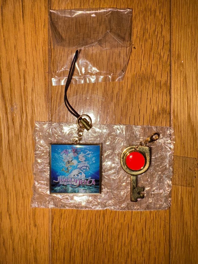 ポポロクロイス月の掟の冒険　黄金の鍵ストラップ