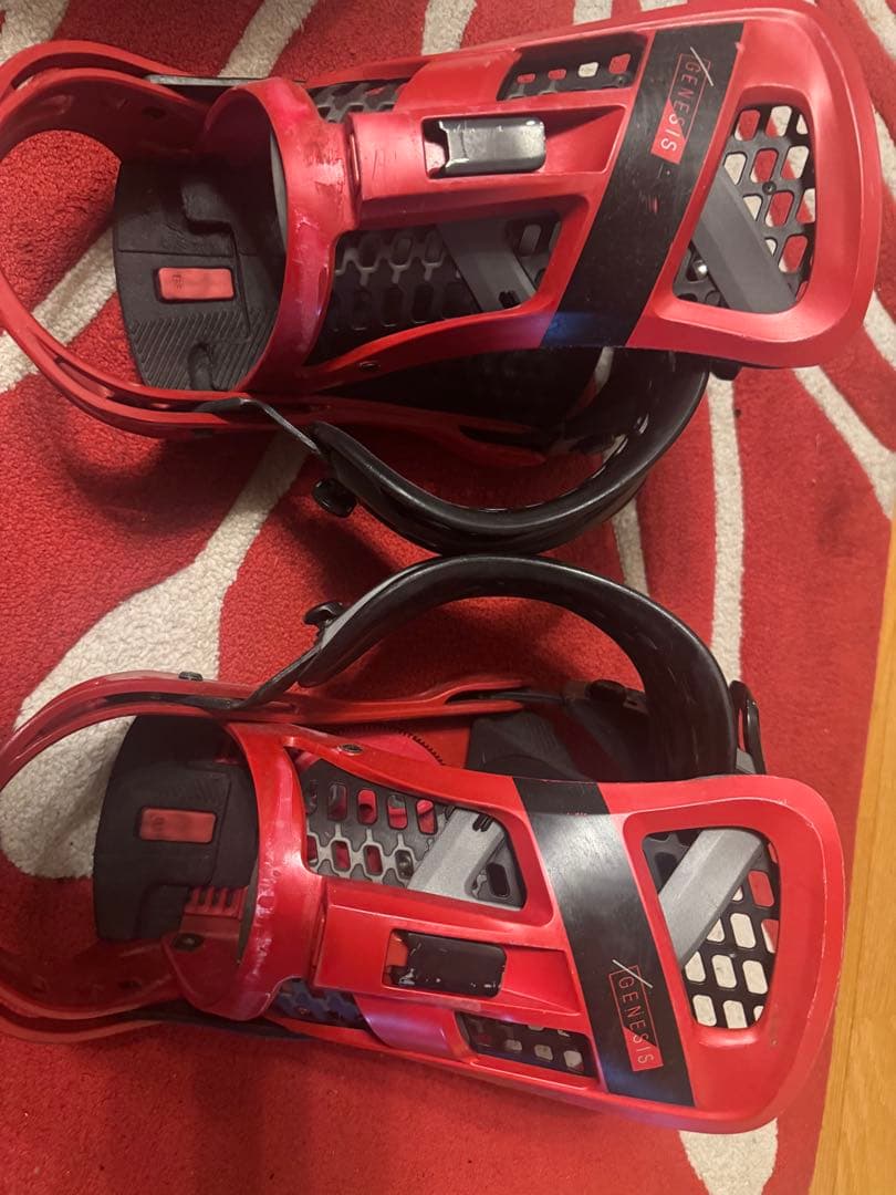 Burton GENESIS 17-18モデル　Mサイズ 黒/赤 ビンディング