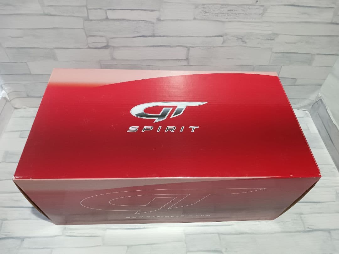 1/18 GTスピリット　ポルシェ　ケイマン　GT4　ホワイト　ミニカー 8732fff7bb03ea07a49ea76390fbd8