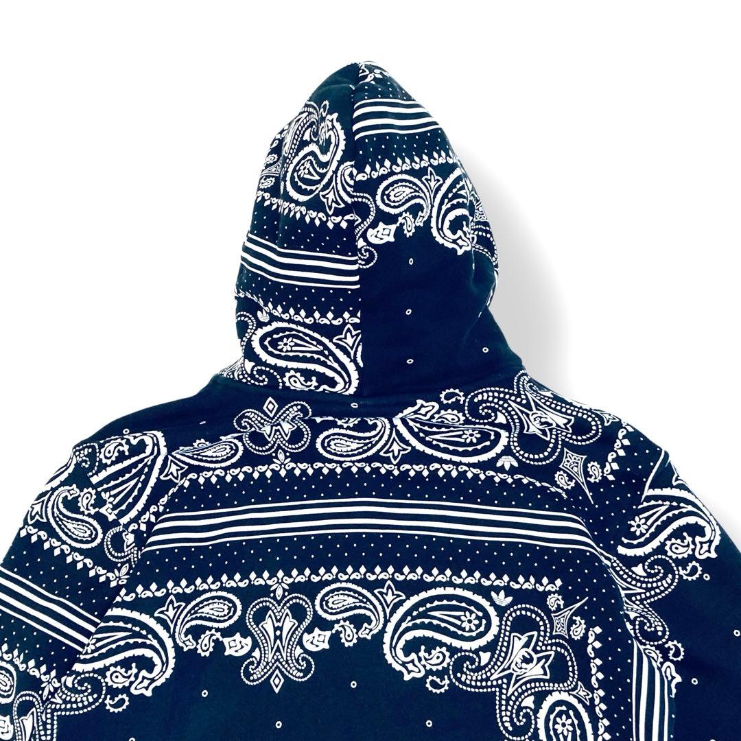 レア】adidas ペイズリー柄 プルオーバー パーカー 胸刺繍ロゴ S