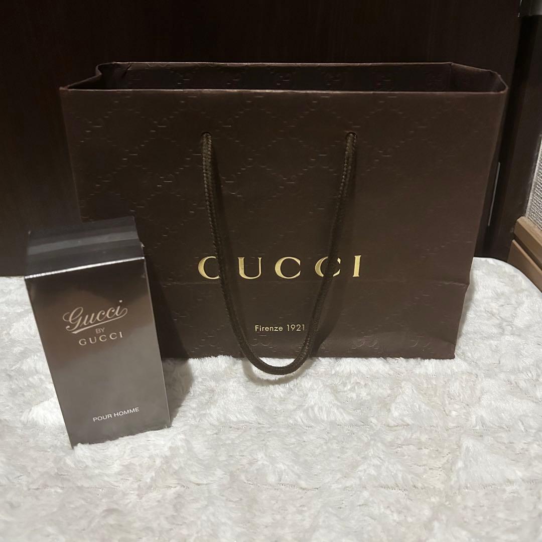 新品♡廃盤希少♡❤︎グッチ❤︎バイグッチプールオムオードトワレ50ml ショップ袋付