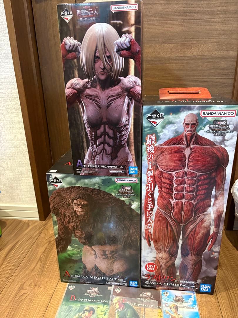 一番くじ　進撃の巨人　女型の巨人　獣の巨人　超大型巨人　アクリルスタンド　おまけ 新作一番くじ買取リスト更新しました！ 5/7～ 進撃の巨人・ヒロアカ