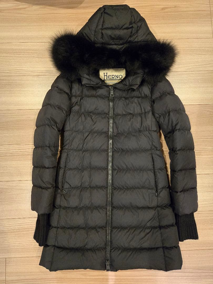 Herno フォックスファーダウンコート (ベルト付き)