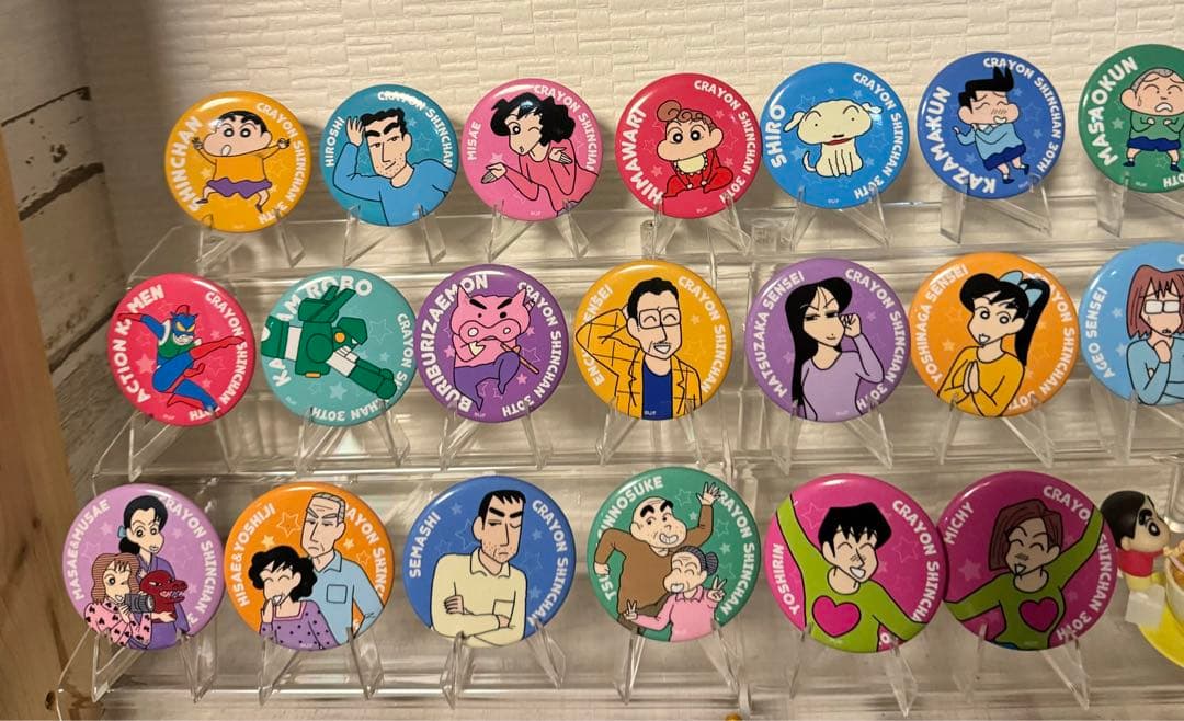 クレヨンしんちゃん 30周年 原画缶バッジ 非売品 クレヨンしんちゃん』公式ポータルサイト│原作30周年グッズ