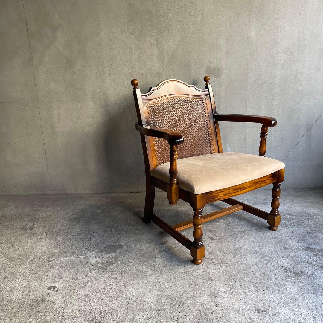 オールドカリモク　コロニアルビンテージアームチェア　本革座面張り替え