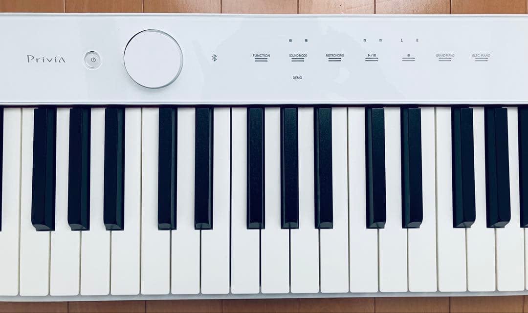 CASIO Privia PX-S1000電子ピアノ ホワイト マジでスリム！ カシオ「PX-S1000」は机にスッキリ置きやすい88鍵電子