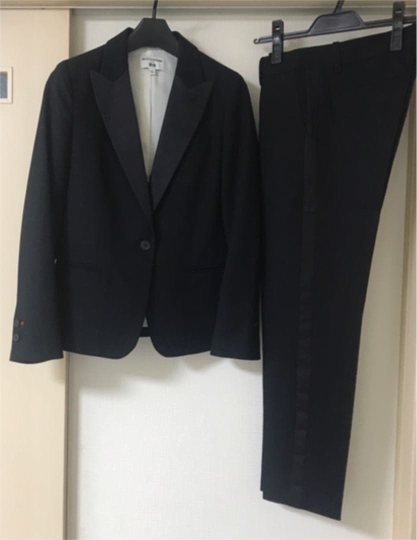 未使用　UNIQLO INES スーツ