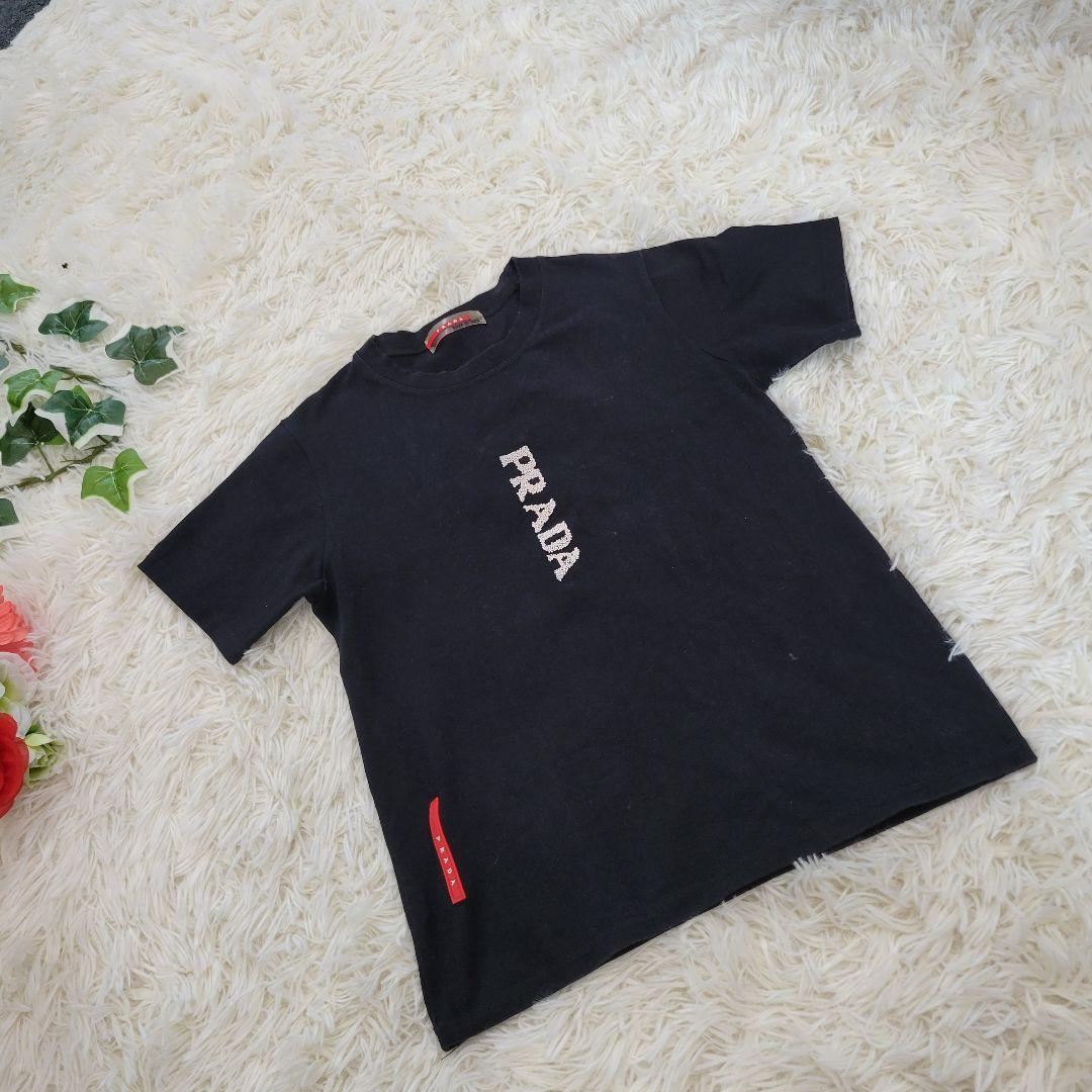 PRADA　プラダ　ブラック　ロゴ　お洒落　Tシャツ　半袖　トレーナー PRADA (プラダ) トライアングル刺繍 クルーネック 半袖 Tシャツ