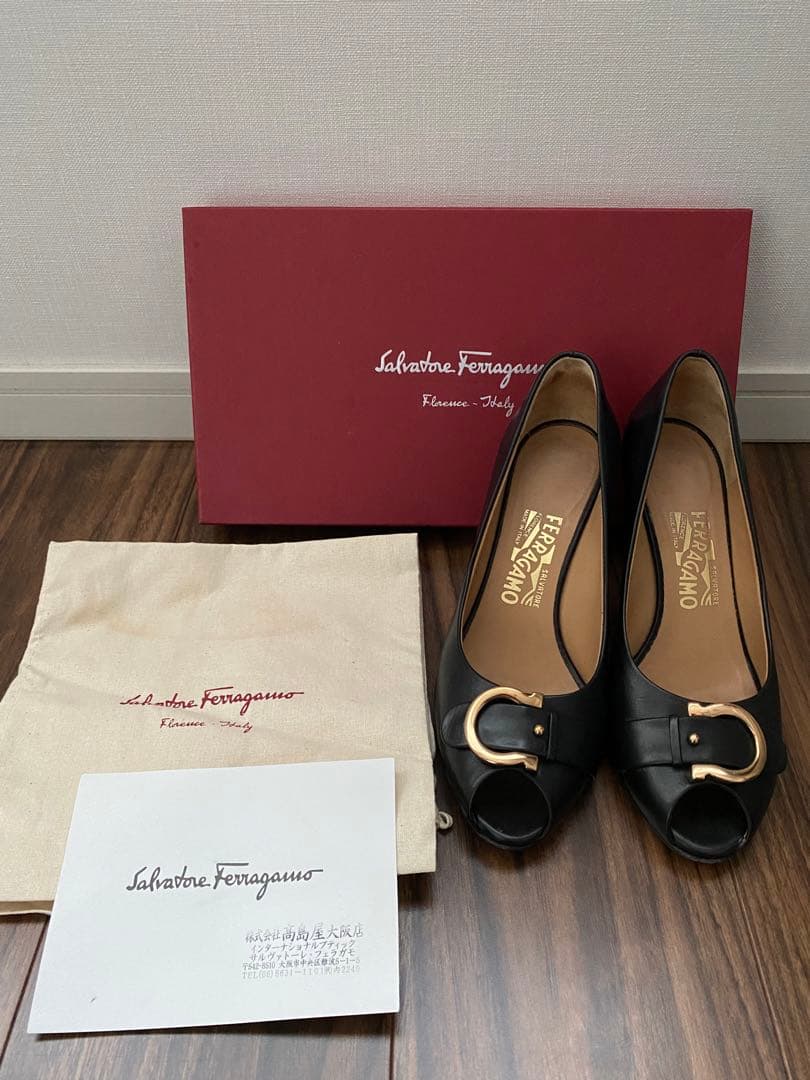 サルヴァトーレフェラガモ サンダル ハイヒール　24.5cm
