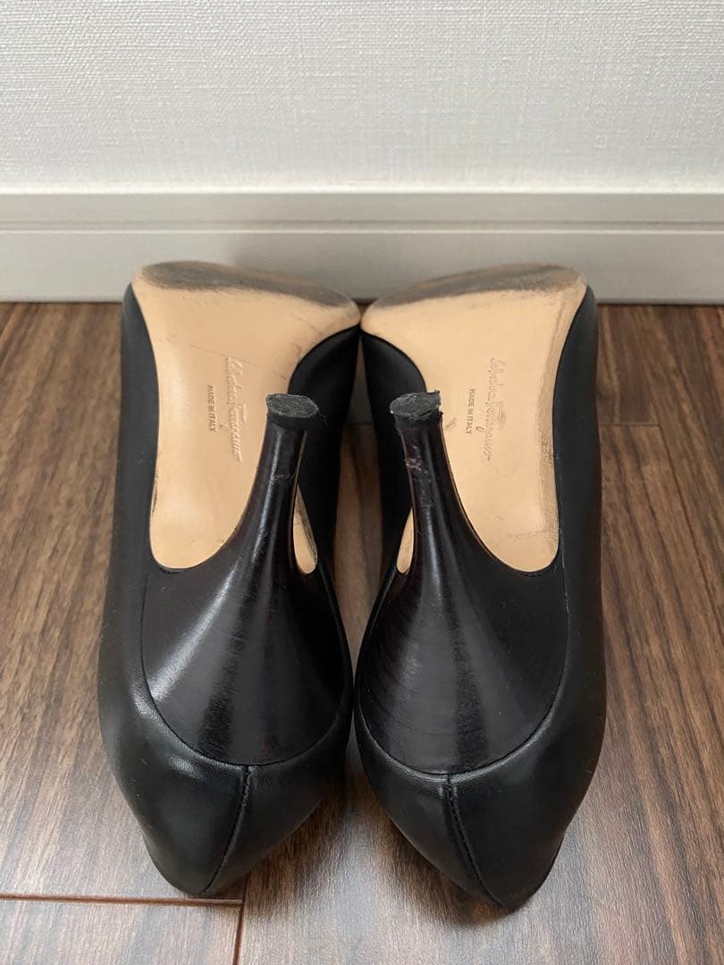 サルヴァトーレフェラガモ サンダル ハイヒール　24.5cm