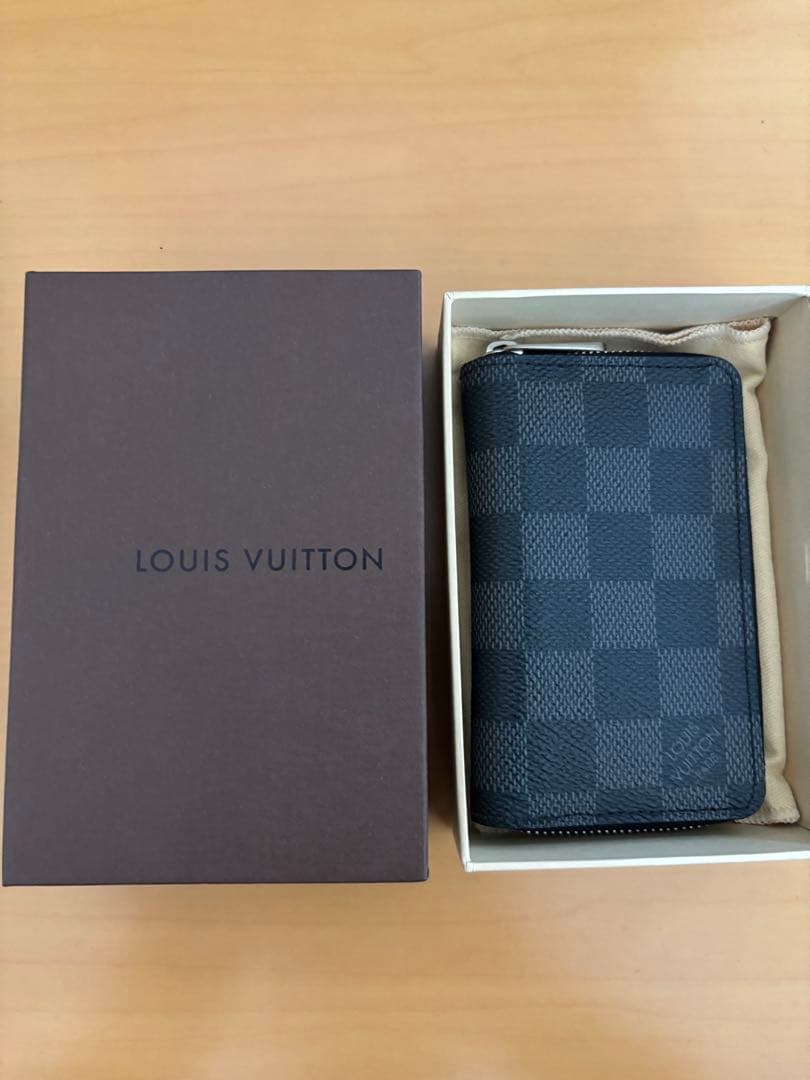 LOUIS VUITTON ダミエ・グラフィット ケース