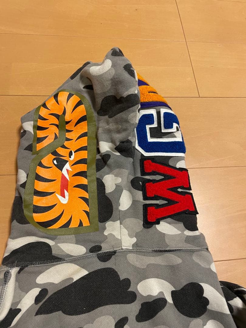 A BATHING APE カモフラージュシャークパーカー - メルカリ