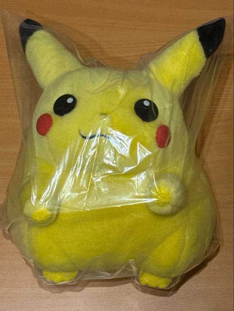 激レア　初期の等身大ピカチュウ ぬいぐるみ（TOMYタグあり）