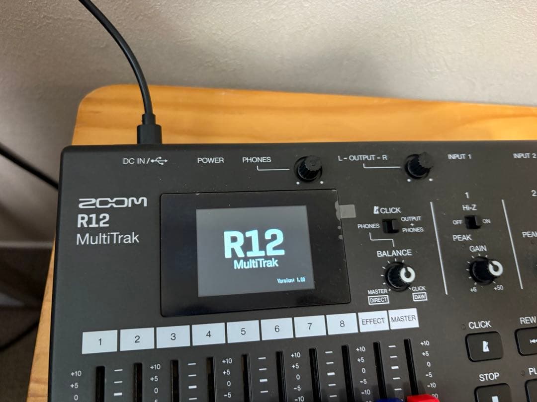 R12 zoom マルチトラレコーダー