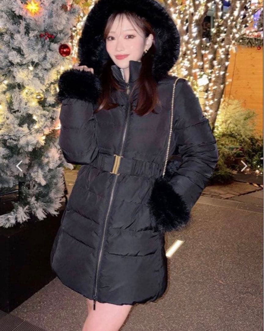 ファー付きフード ブラックダウンジャケット　resexxy