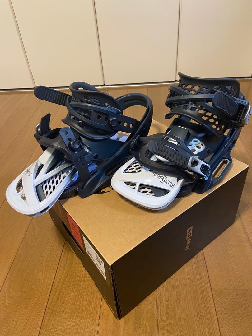 バートン エスカペード Mサイズ EST