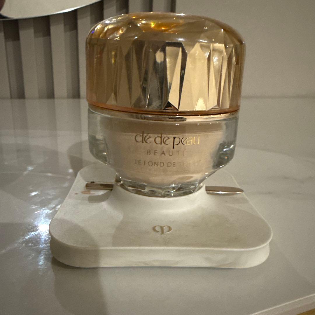 クレドポーボーテ ルフォンドゥタンn オークル10 クレ・ド・ポー ボーテ ル・フォンドゥタン オークル10をレビュー