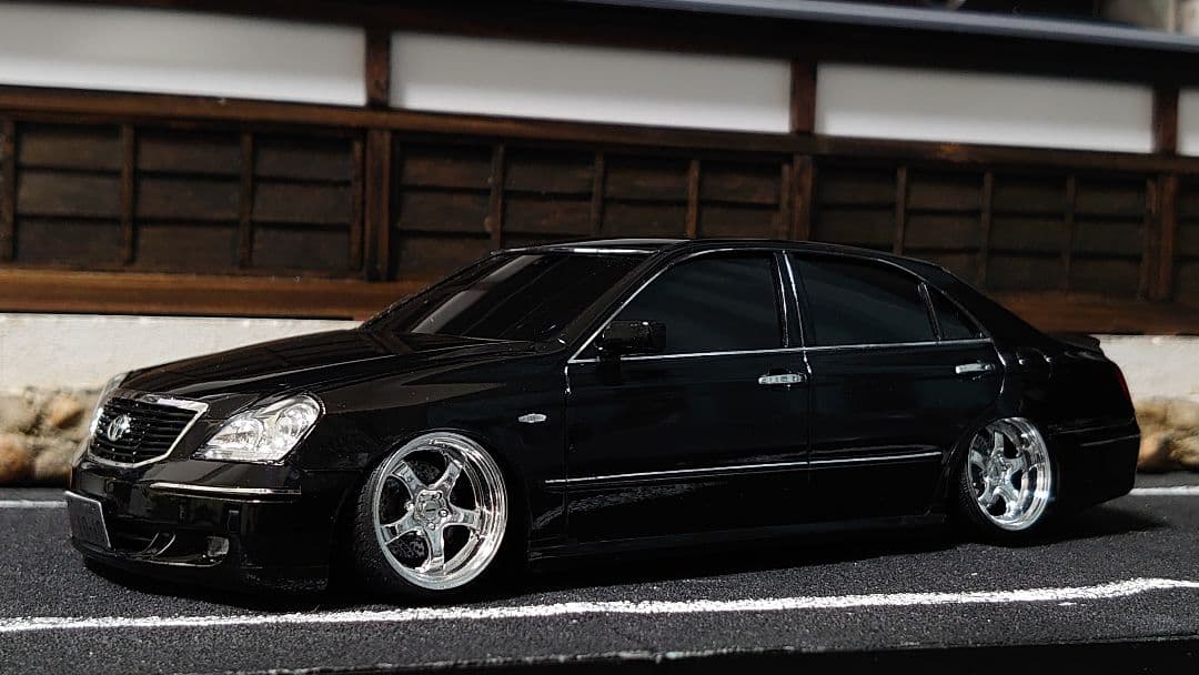 1/24 アオシマ クラウン 18マジェスタ 完成品 - メルカリ