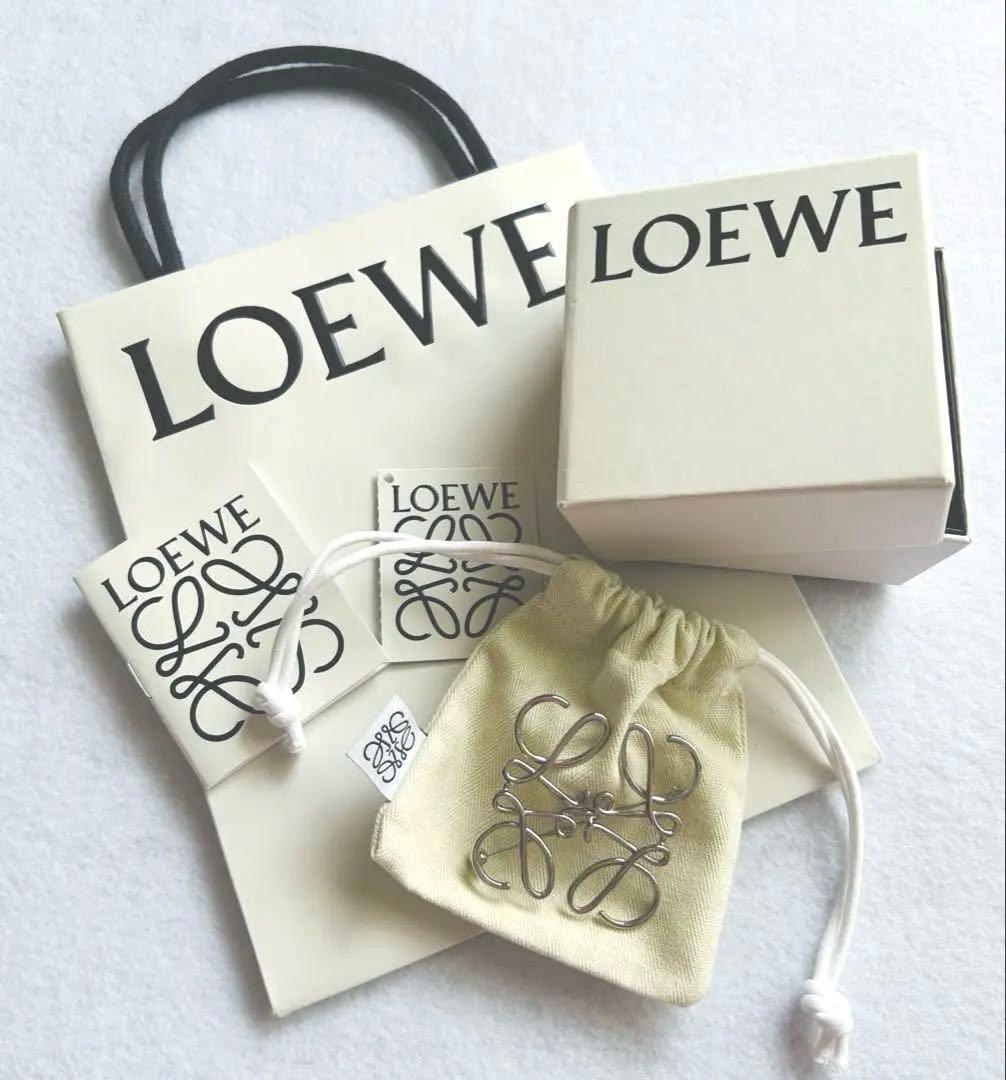 【美品】LOEWE アナグラム ブローチ シルバー