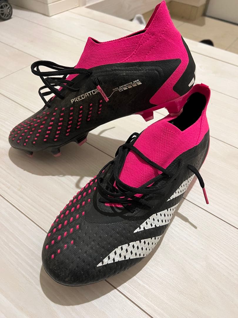 adidas Predator サッカーシューズ ブラック/ピンク - メルカリ