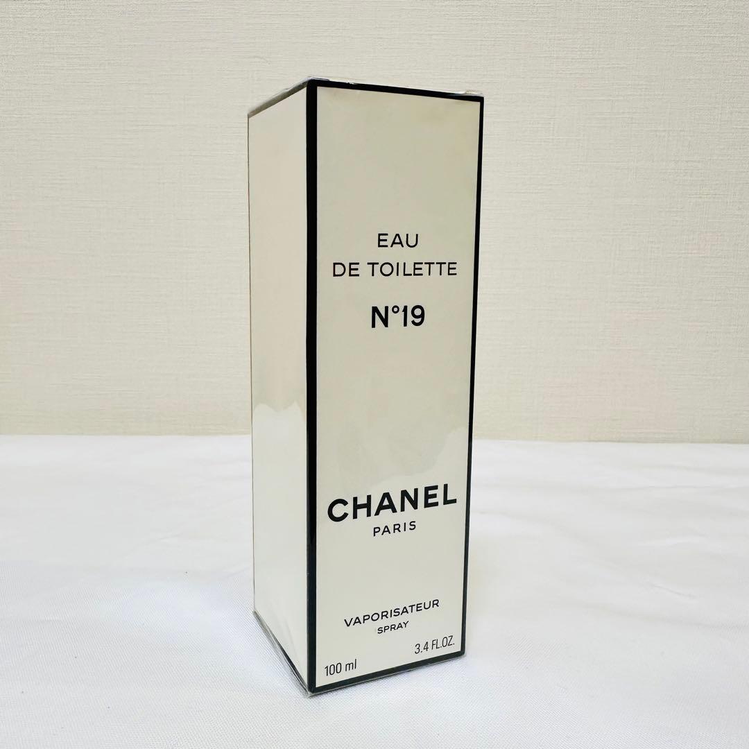 新品未開封　CHANEL シャネル　N°19 オードトワレ　香水　100ml