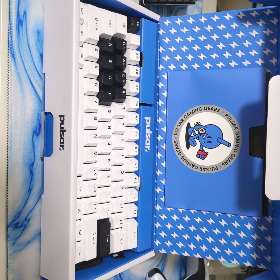 pulsar ゲーミングキーボード ホワイト 英語配列 60% 100000001009207684_10205.jpg