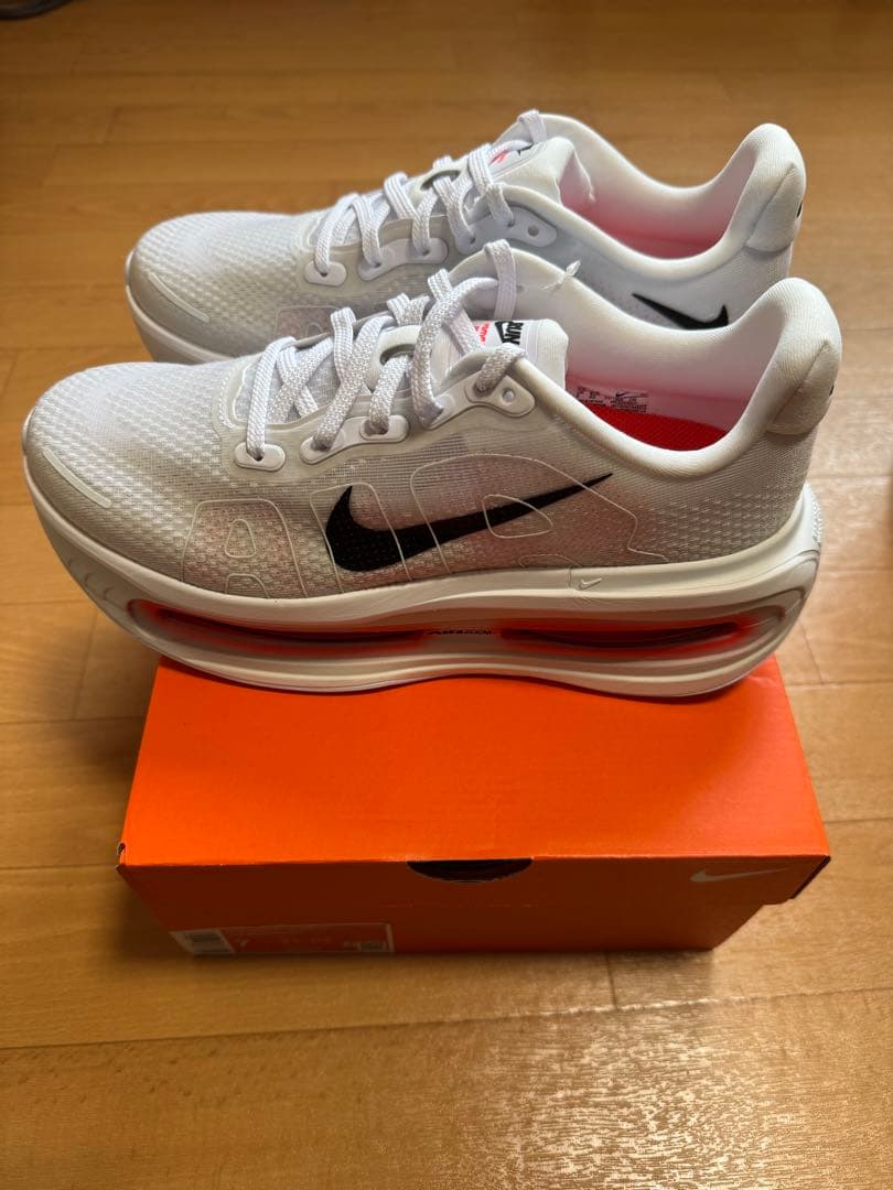 新品ナイキ ボメロプレミアム　25cm ホワイト/ブライトクリムゾン 1/16発売 NIKE VOMERO PREMIUM / ナイキ ボメロ プレミアム White