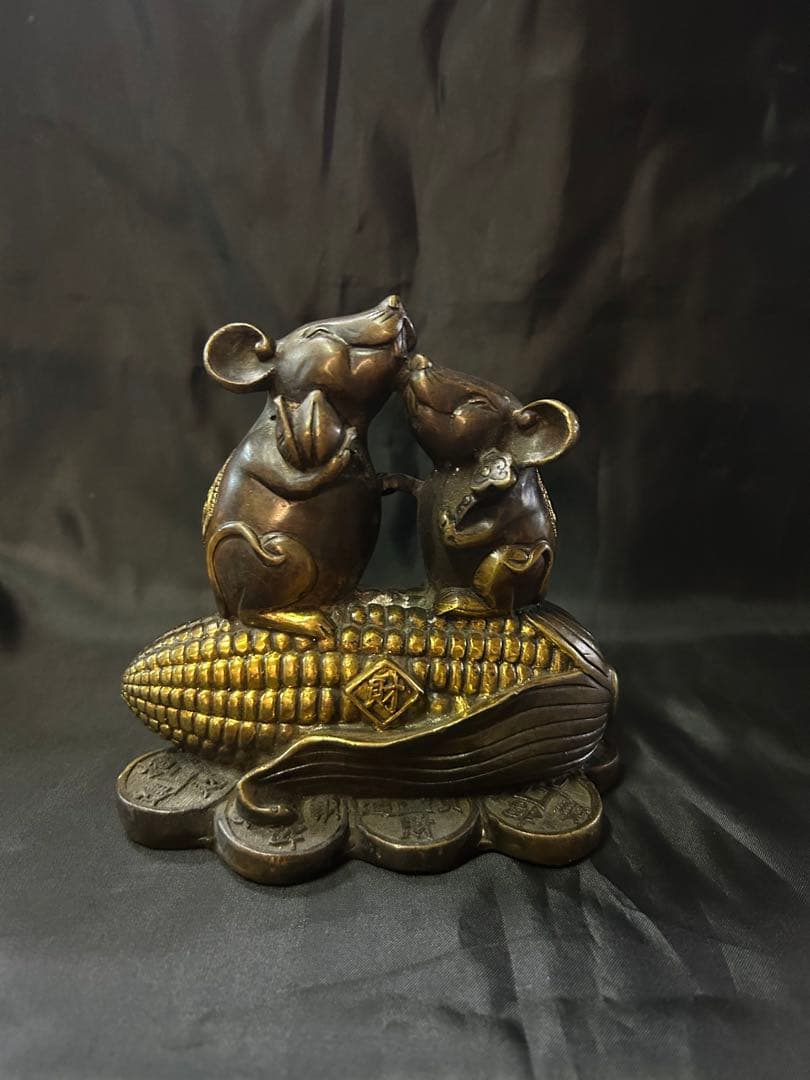 ブロンズ製　ネズミの彫刻 豊穣の象徴　財運　富　繁栄 開運祈願干支の置物 金運祈願の子（ねずみ・鼠・ネズミ）○人工水晶