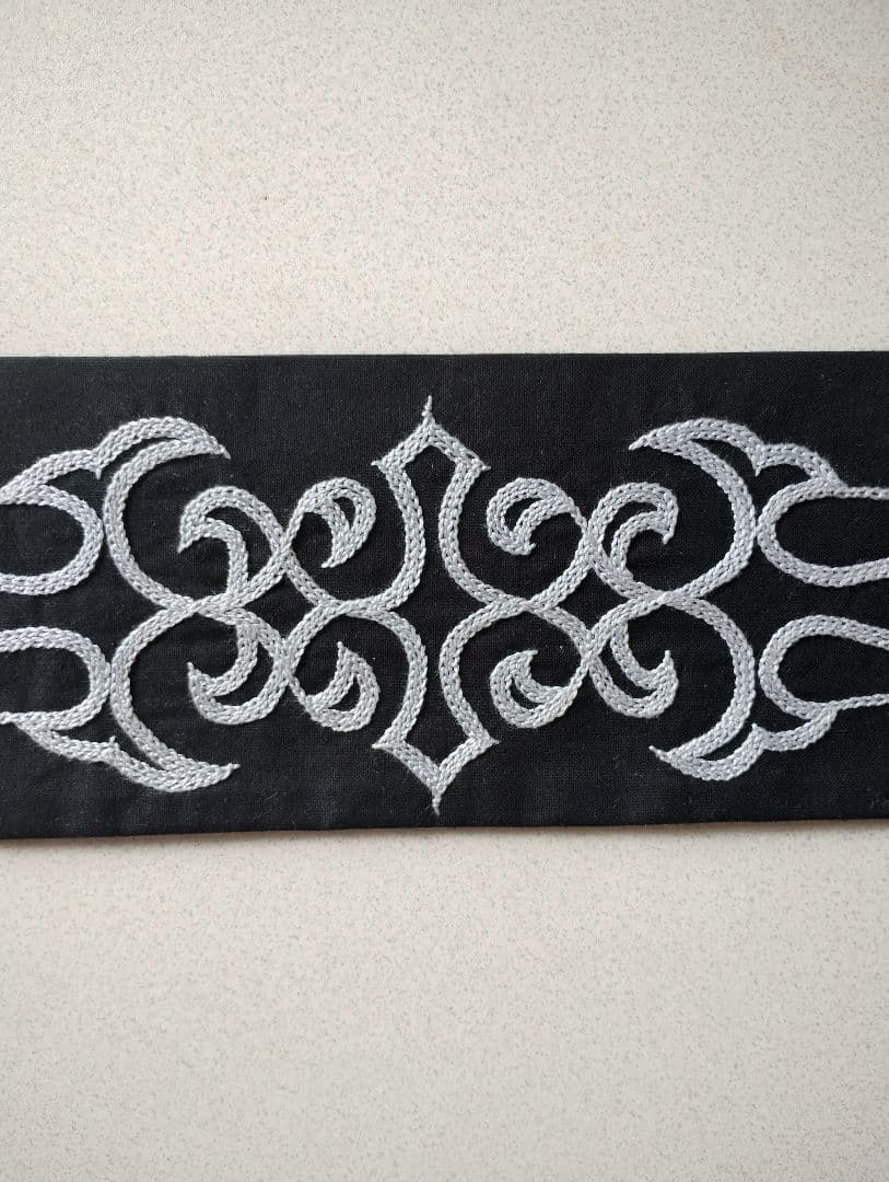 アイヌ刺繍 マタンプシ - メルカリ