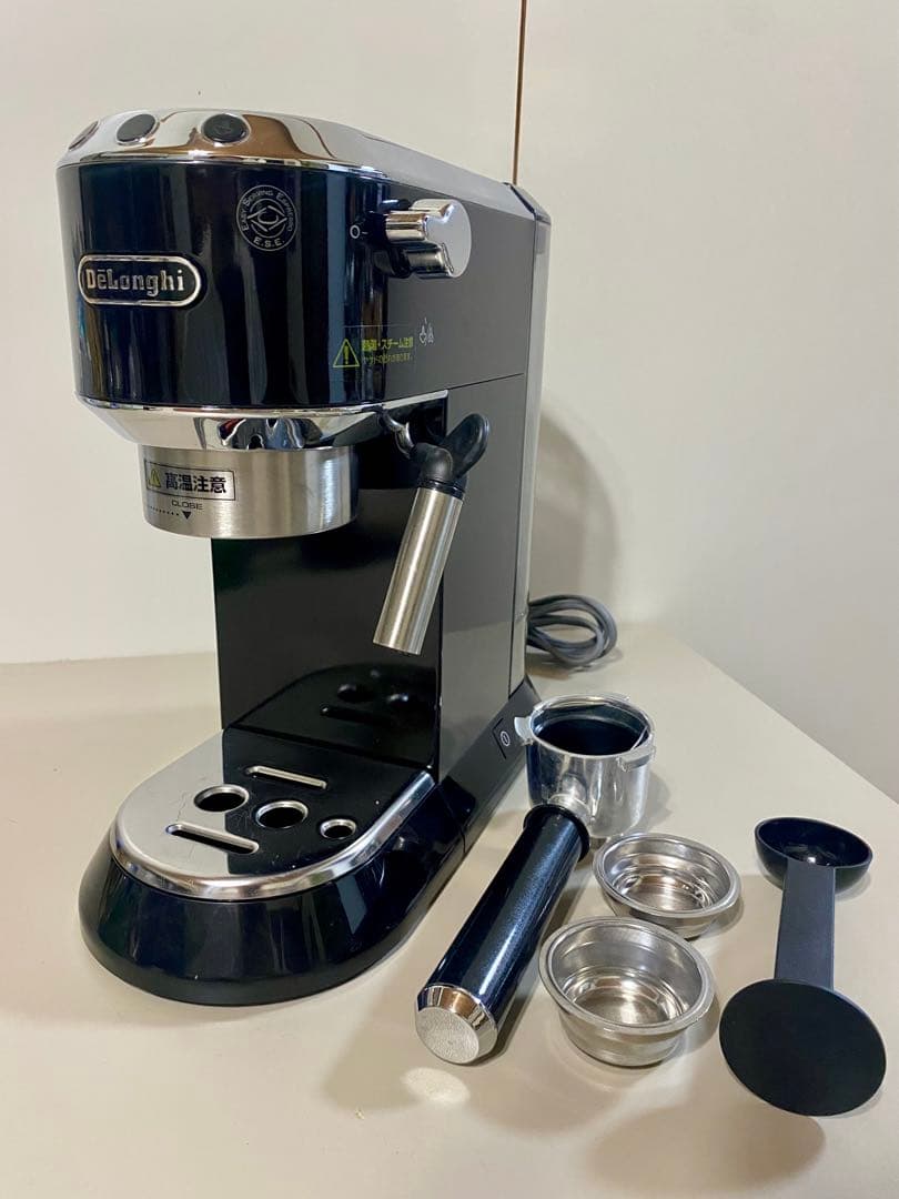 DeLonghi デディカ　エスプレッソカプチーノメーカー　エスプレッソマシン