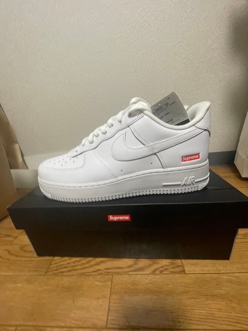 Supreme Nike Air Force 1 ホワイト