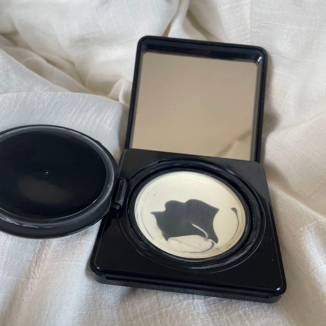 ジバンシイ　ソワンノワールUVコンパクト化粧下地　即購入◎