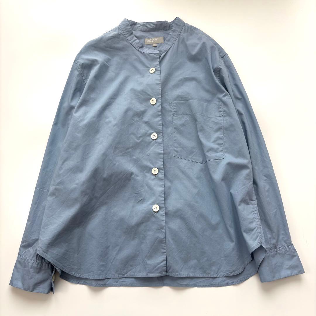 マーガレットハウエル　バンドカラー長袖シャツ　コットン　2023 くすみブルー 美品23SS マーガレットハウエル シアーコットンシャツ バンドカラー